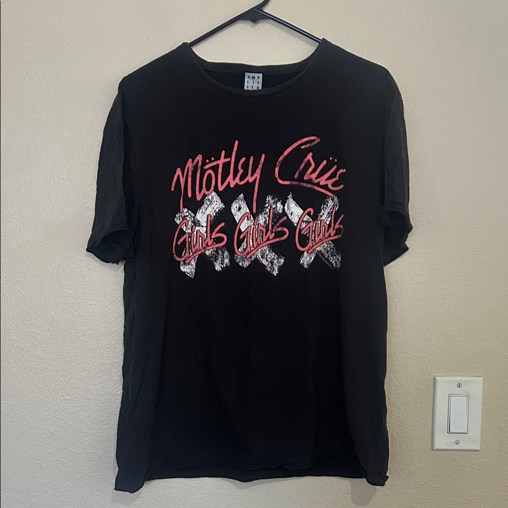 Mötley Crüe "Girls Girls Girls" Graphic Tee